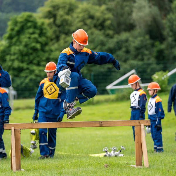 Starker Teamgeist und beeindruckende Leistungen beim Kreisentscheid der Jugendfeuerwehren in Reinhardshagen